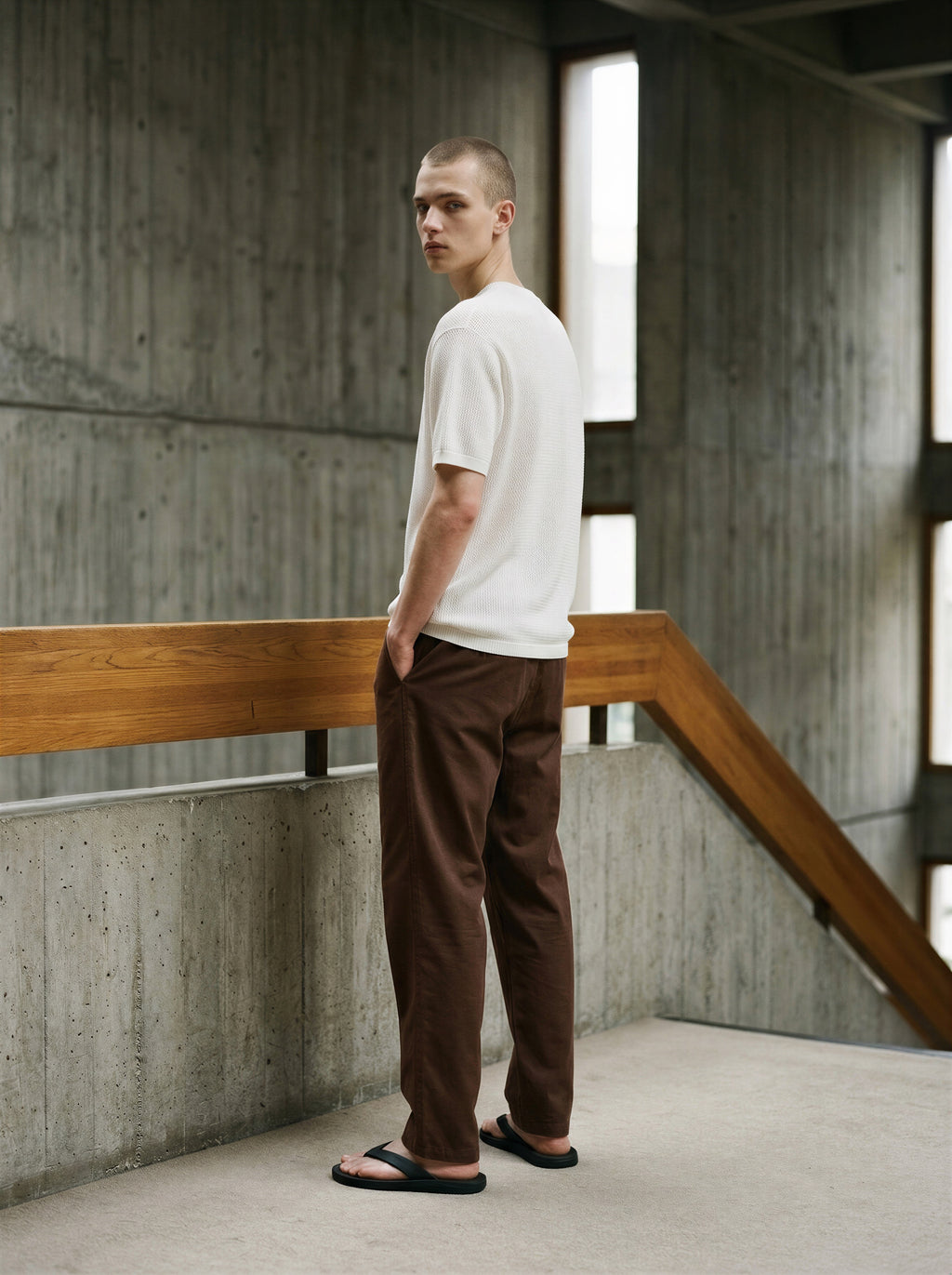 Linen cotton relaxed-fit drawstring trousers in chocolate